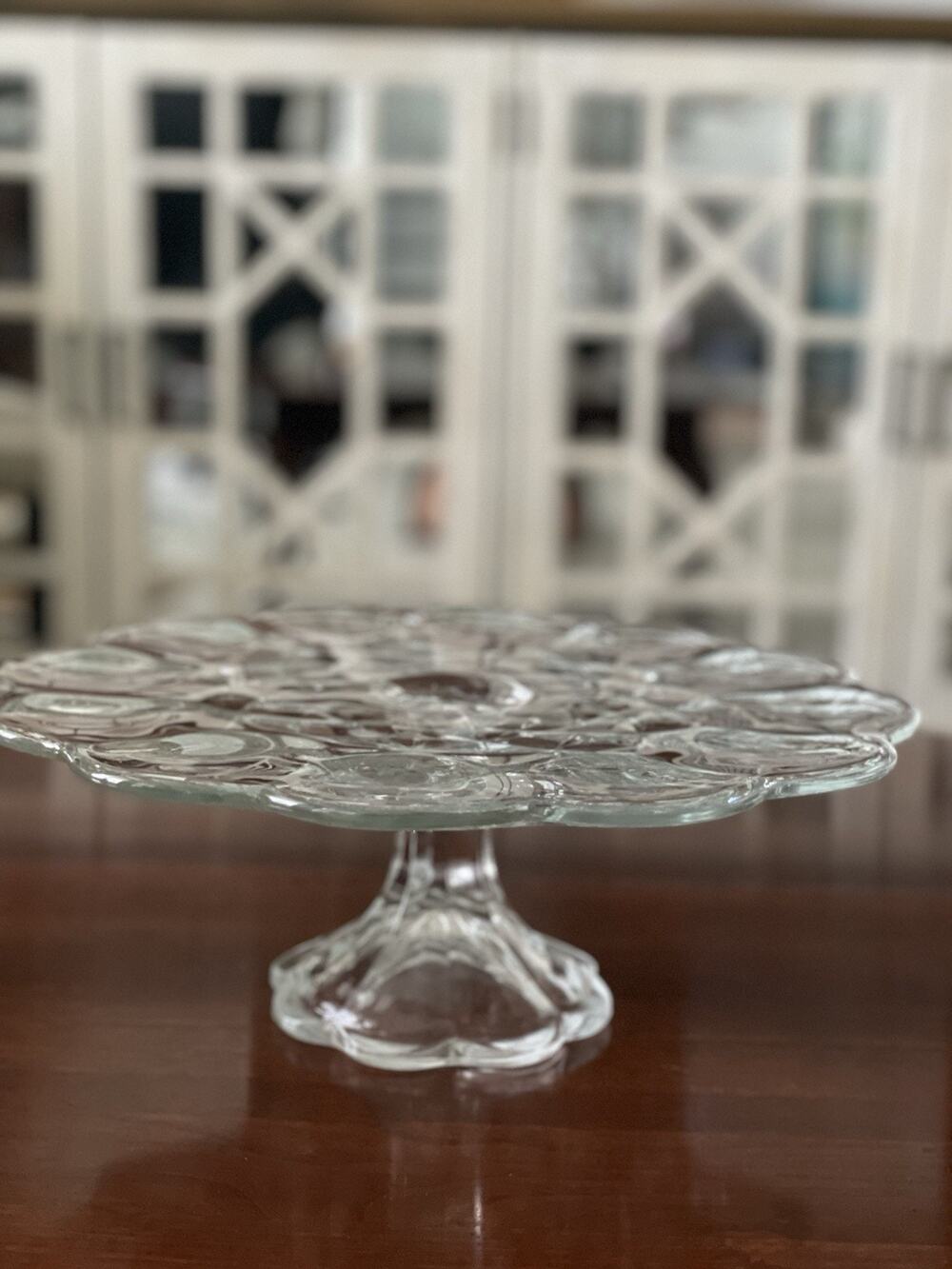 LE Smith Dominion Pedestal Cake Stand Pressed Glass Round Vintage 1960s